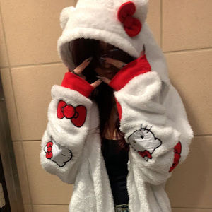 Meet your Posher, Raylynn